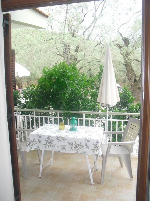 Guesthouse Irene Afissos Eksteriør billede